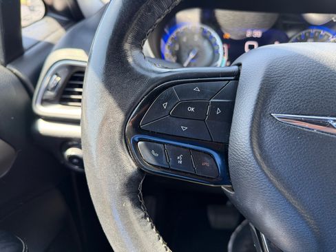 Used 2020 Chrysler Pacifica Touring-L w/ Advanced Safetytec Group AWD/4WD image 20