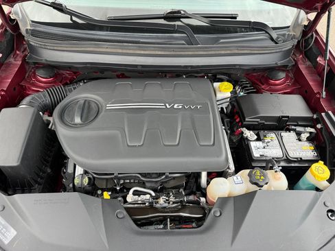 Used 2021 Jeep Cherokee Trailhawk w/ Technology Group AWD/4WD image 44