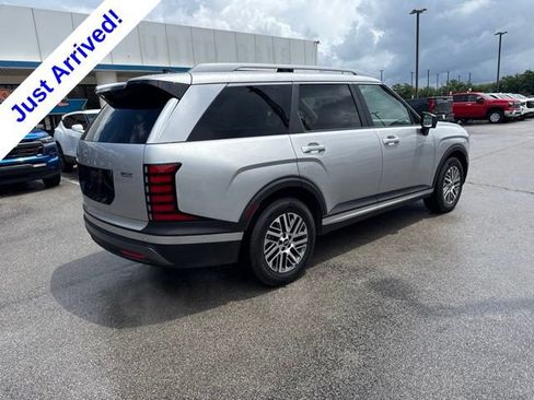 Used 2026 Hyundai Palisade SEL FWD image 3