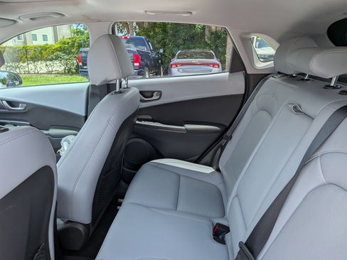 Used 2021 Hyundai Kona Limited w/ Cargo Package FWD image 13