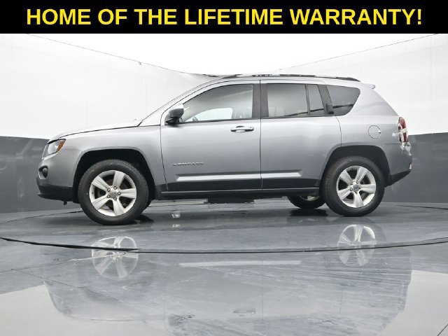 Used 2017 Jeep Compass Latitude AWD/4WD image 39