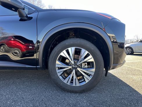 Certified 2023 Nissan Rogue SV image 14