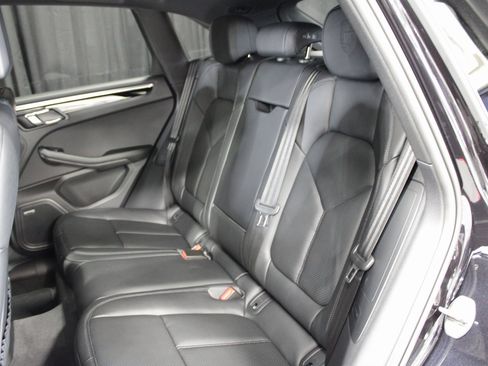 New 2026 Porsche Macan image 19