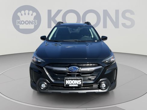 Used 2025 Subaru Outback Premium AWD/4WD image 11