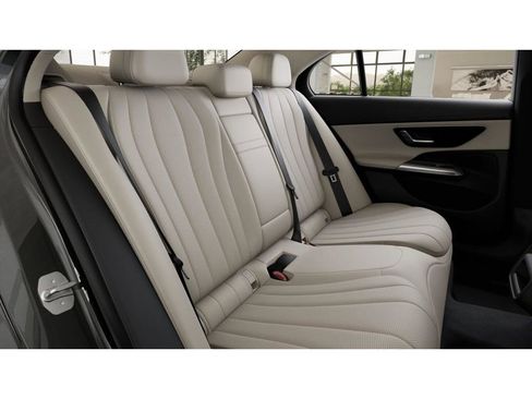 New 2026 Mercedes-Benz E 350 4MATIC Sedan image 5