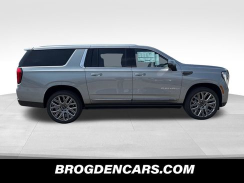 New 2026 GMC Yukon XL Denali Ultimate AWD/4WD image 2