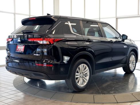 Used 2025 Mitsubishi Outlander ES AWD/4WD image 9