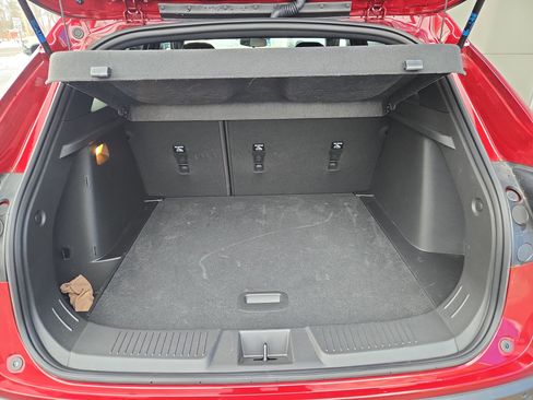 Used 2025 Chevrolet Trax RS w/ Sunroof Package image 21