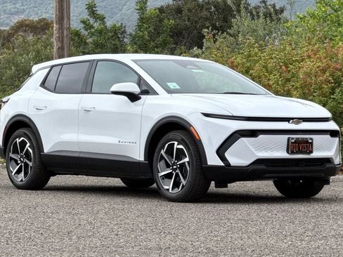 New 2026 Chevrolet Equinox EV LT FWD image 2