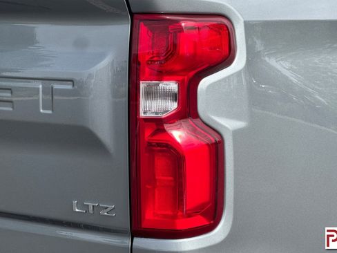 Certified 2023 Chevrolet Silverado 1500 LTZ AWD/4WD image 33