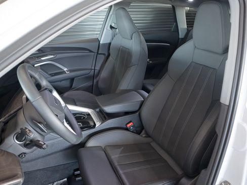 Certified 2025 Audi Q5 Prestige image 6