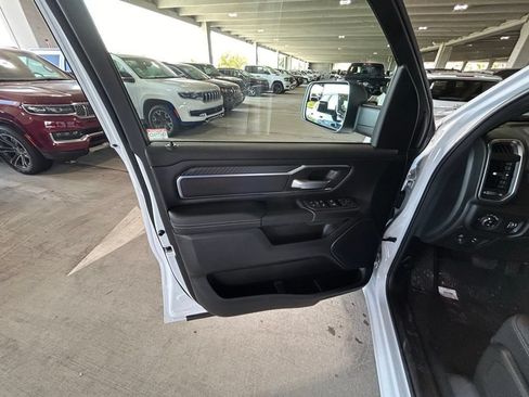 Used 2025 RAM 1500 Big Horn AWD/4WD image 38