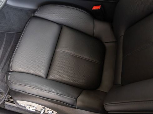 Certified 2026 Porsche Macan AWD/4WD image 27