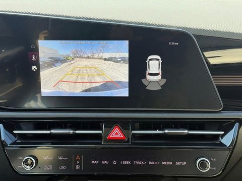Used 2023 Kia Niro EX Touring image 20