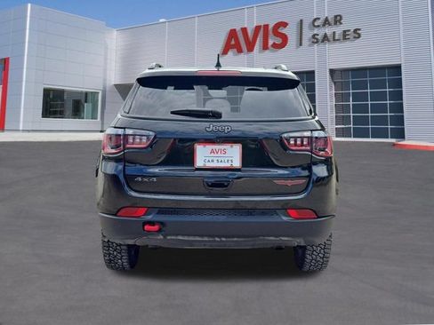 Used 2025 Jeep Compass Trailhawk AWD/4WD image 9
