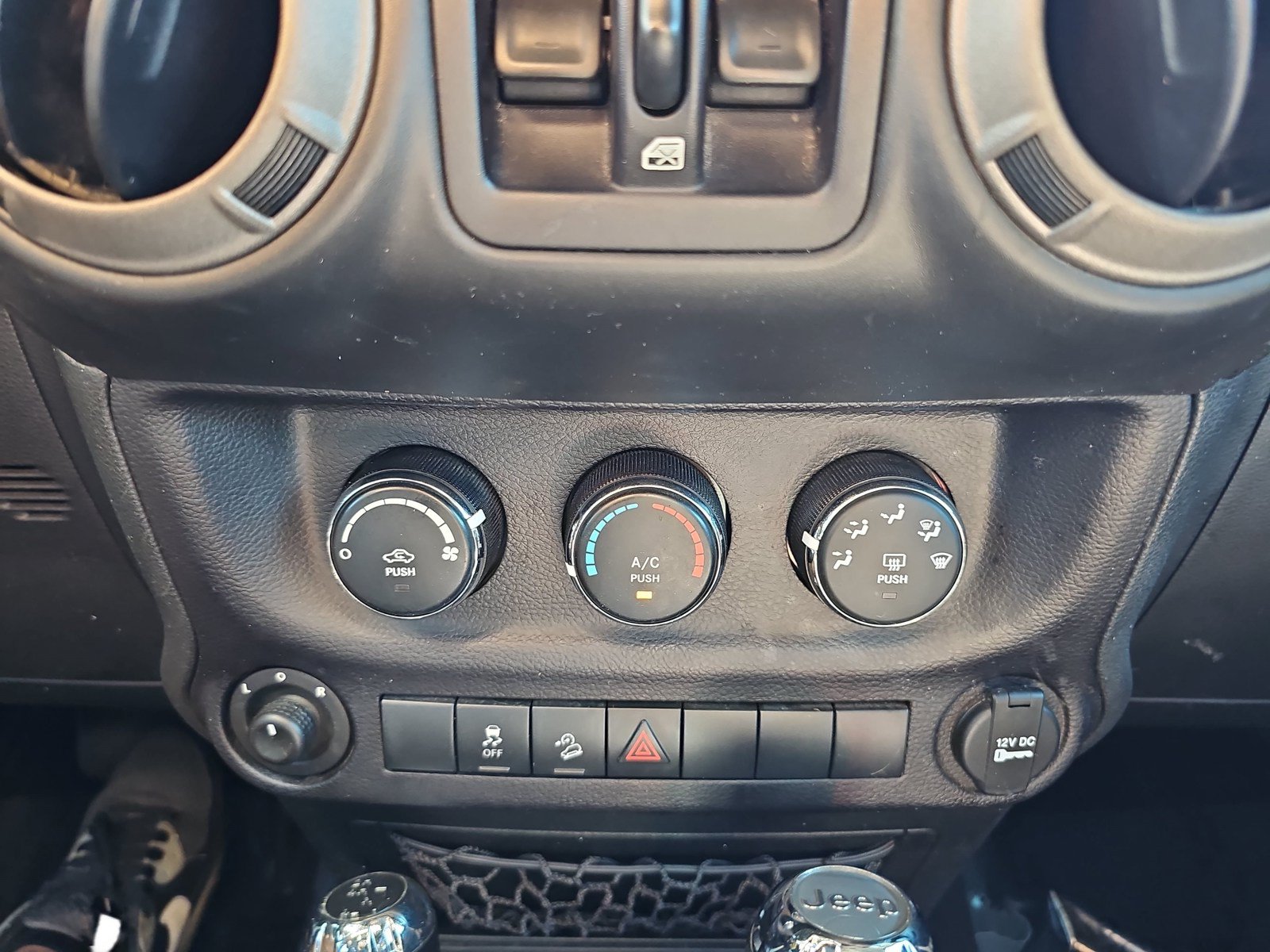Used 2015 Jeep Wrangler Unlimited Sport AWD/4WD image 20