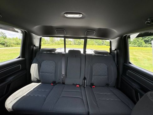 Used 2025 RAM 1500 Big Horn AWD/4WD image 32
