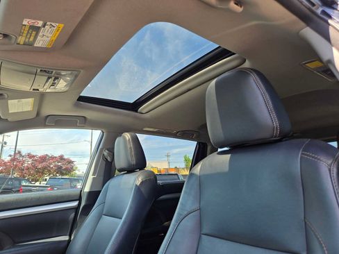 Used 2018 Toyota Highlander XLE AWD/4WD image 22