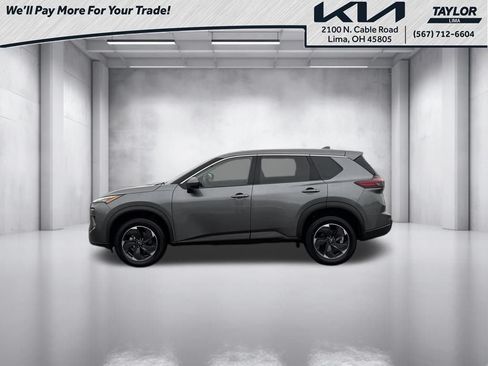 Used 2025 Nissan Rogue SV AWD/4WD image 3