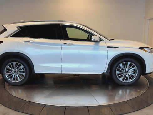 New 2025 INFINITI QX50 Luxe image 9