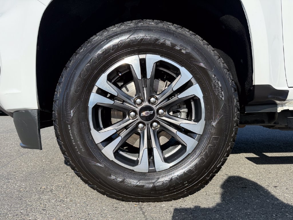 Used 2022 Chevrolet Colorado Z71 w/ Safety Package AWD/4WD image 9