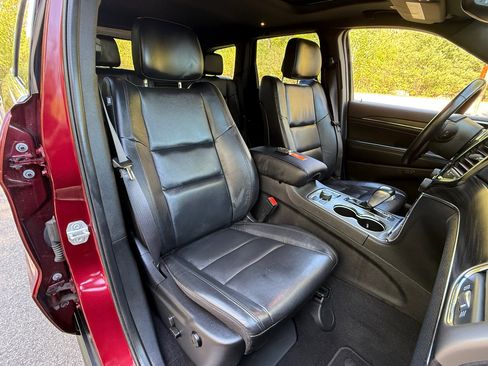 Used 2021 Jeep Grand Cherokee Limited image 35