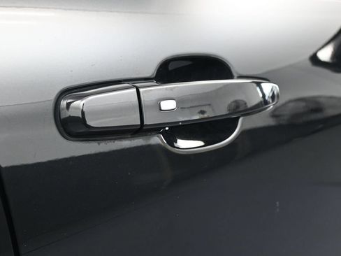 Used 2023 Chevrolet Equinox RS FWD image 38