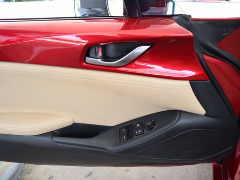 Used 2016 MAZDA MX-5 Miata Grand Touring RWD image 40