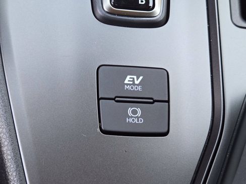 Used 2025 Lexus UX 300h FWD image 21