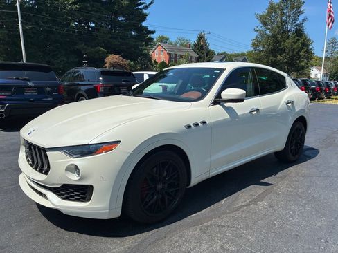 Used 2019 Maserati Levante AWD/4WD image 2