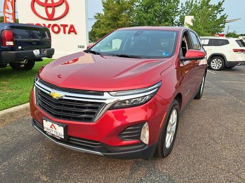Used 2024 Chevrolet Equinox LT FWD image 2