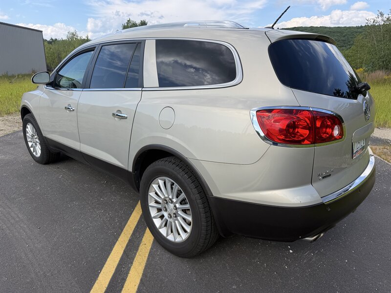 Used 2012 Buick Enclave Leather AWD/4WD image 7