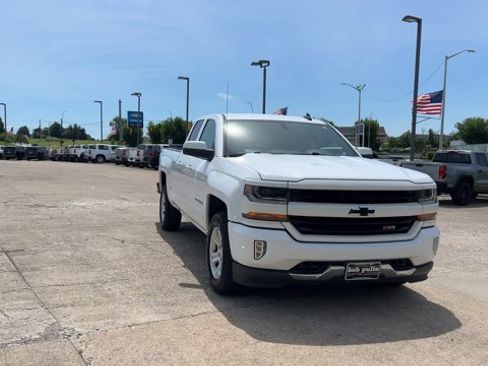Used 2017 Chevrolet Silverado 1500 LT w/ All Star Edition AWD/4WD image 3