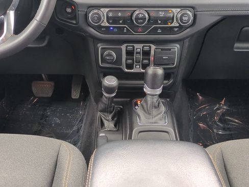 Used 2024 Jeep Wrangler Unlimited Sahara AWD/4WD image 20