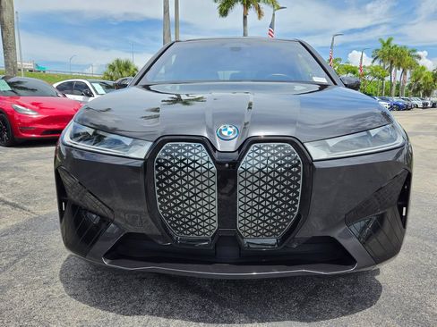 Used 2024 BMW iX xDrive50 w/ Sport Package AWD/4WD image 18
