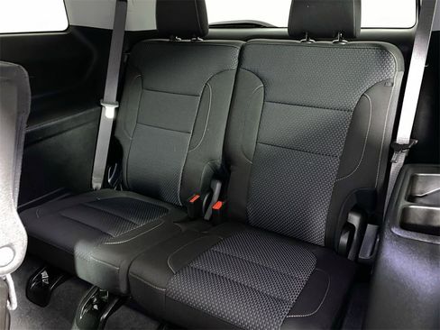 Certified 2023 GMC Acadia SLE w/ Driver Convenience Package image 22