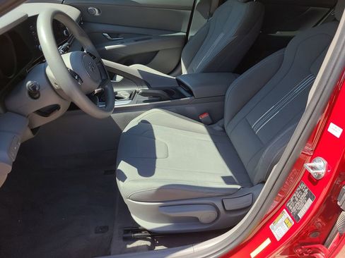 Used 2023 Hyundai Elantra SEL FWD image 13
