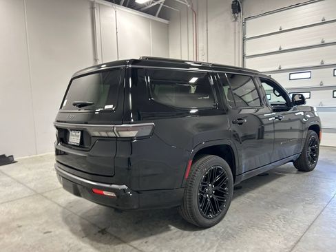 New 2026 Jeep Grand Wagoneer Limited AWD/4WD image 6