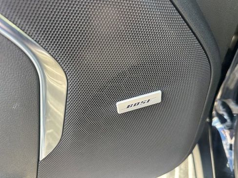 Used 2024 GMC Yukon SLT image 15