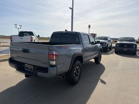 Used 2021 Toyota Tacoma TRD Off-Road w/ Technology Package image 6