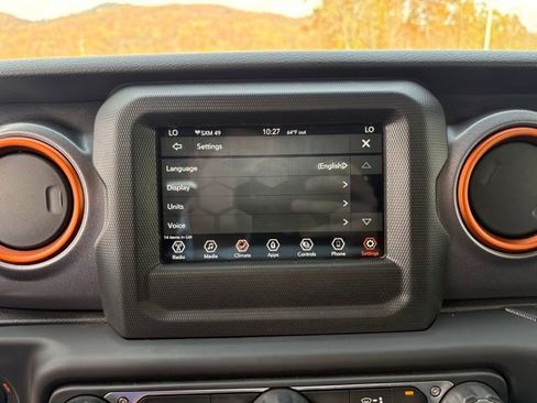 Used 2021 Jeep Gladiator Mojave w/ Trailer Tow Package image 17