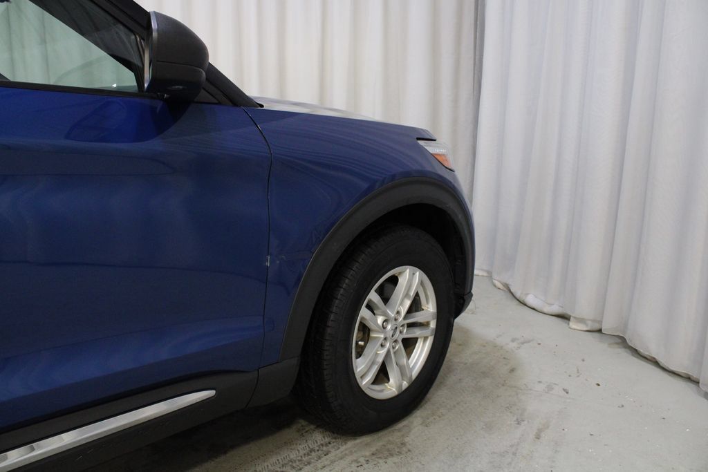 Used 2020 Ford Explorer XLT w/ Equipment Group 202A AWD/4WD image 27