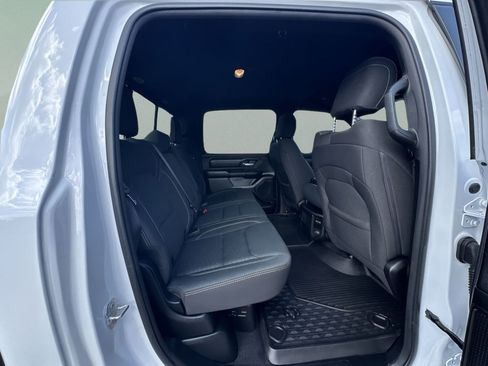 Certified 2025 RAM 1500 Warlock AWD/4WD image 33