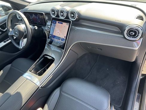 Used 2025 Mercedes-Benz GLC 300 image 12