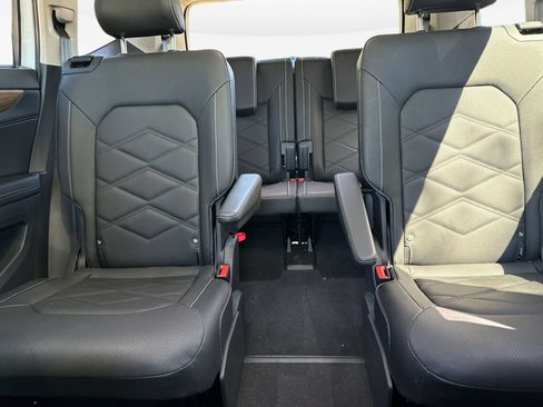 Used 2026 Volkswagen Atlas SE FWD image 24