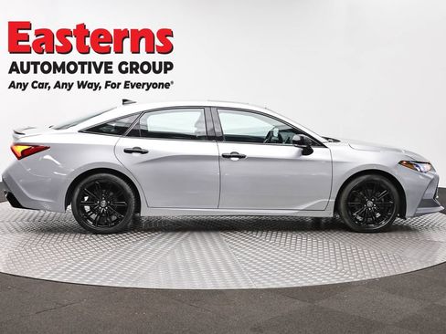 Used 2021 Toyota Avalon XSE image 4