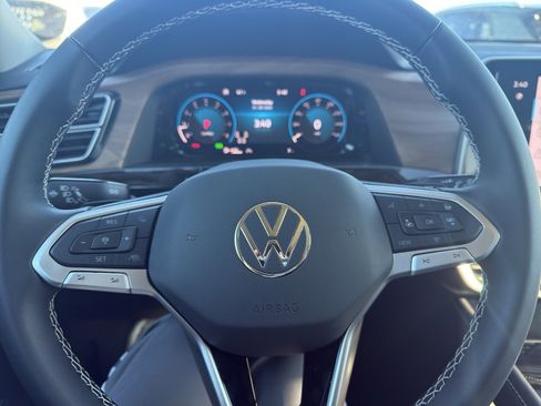New 2026 Volkswagen Atlas SE FWD image 16