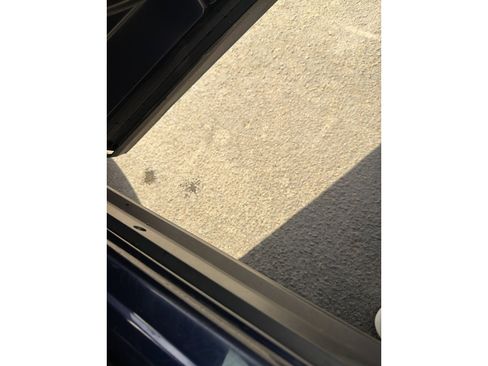 Used 2021 Toyota Venza LE w/ Carpet Mat Package (TMS) image 23