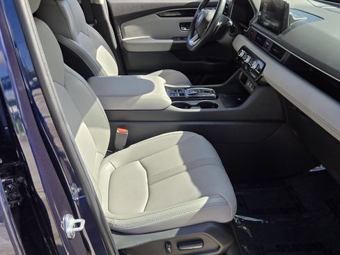 Used 2025 Honda Pilot EX-L image 17
