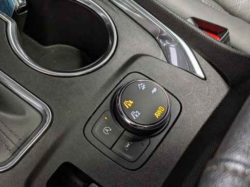 Certified 2023 Chevrolet Traverse High Country image 33